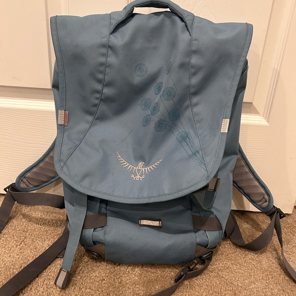 OSPREY Dusty Blue Daypack with Floral Accent, laptop compartment